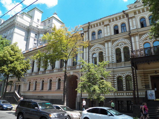 Batı ve Doğu Sanatları Müzesi